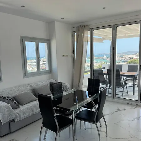 Portside Paradise Apartman Náusza