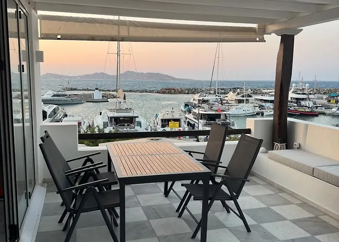 Portside Paradise Náusza